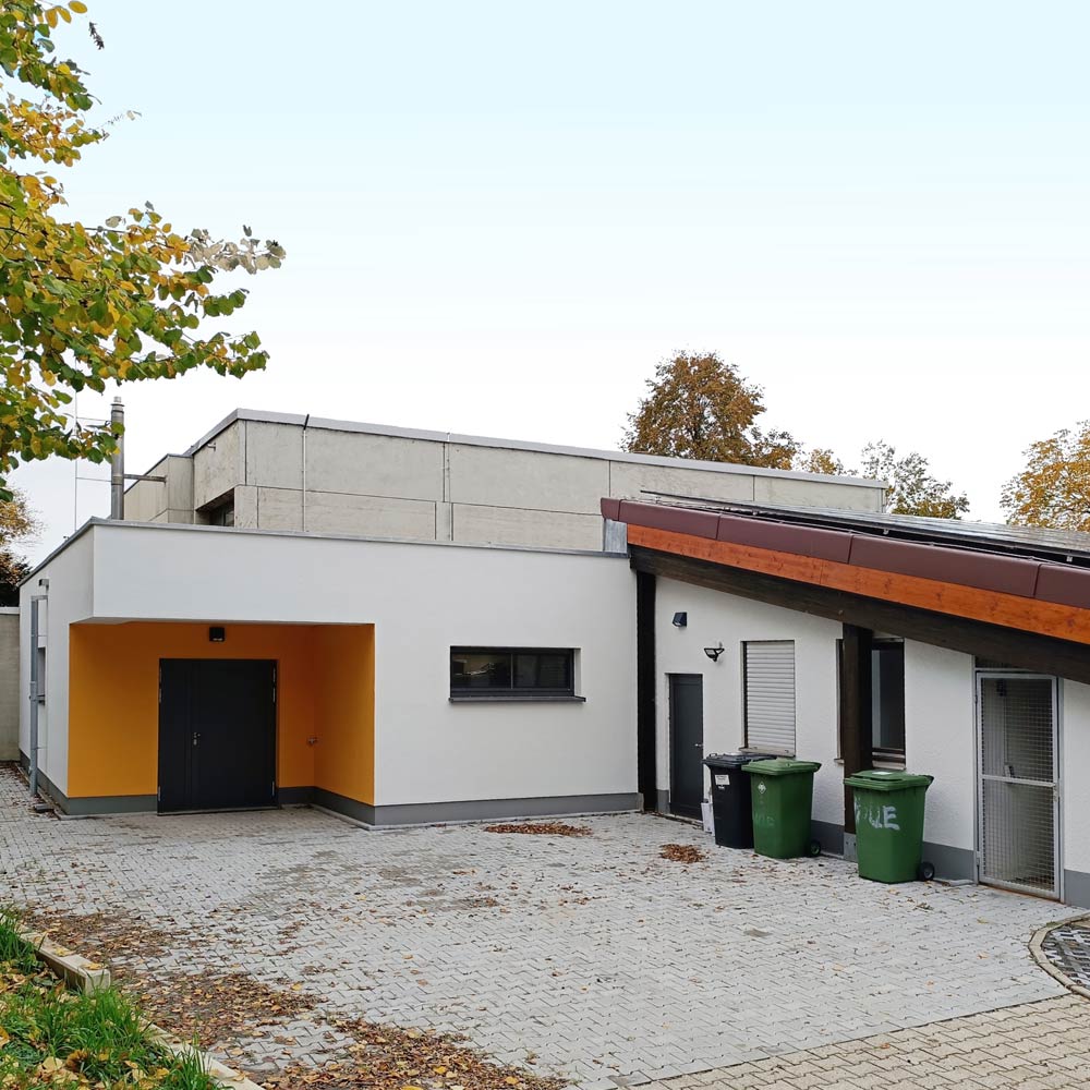 Dachsanierung und Erweiterung